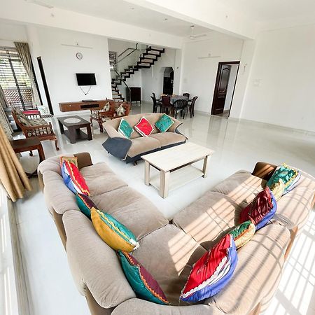 Gintara Beach Homestay By Evaddo Kalyānpur エクステリア 写真