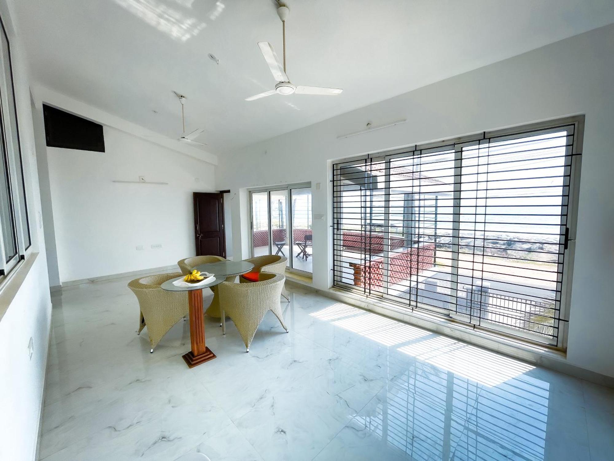 Gintara Beach Homestay By Evaddo Kalyānpur エクステリア 写真