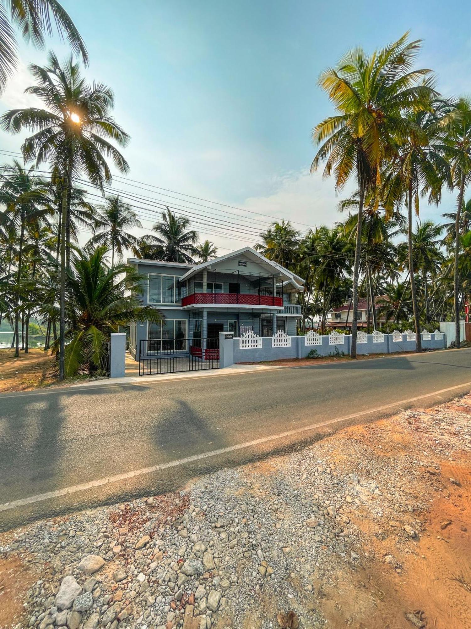 Gintara Beach Homestay By Evaddo Kalyānpur エクステリア 写真